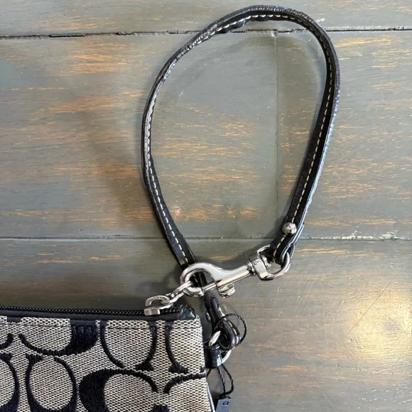 Y2K Vintage Coach Signature Collectiom Black and Gray Wristlet - Picture 8 of 9